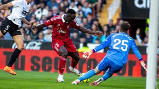 La inexplicable obstinación de Akor Adams: ¡22 veces en fuera de juego!