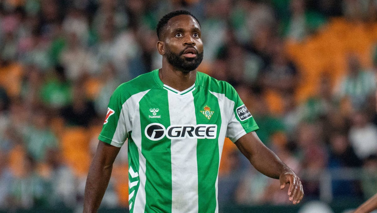 El entrenador del Oviedo, Guillermo Almada, insiste en el fichaje de Bakambu: "Estamos haciendo un esfuerzo"