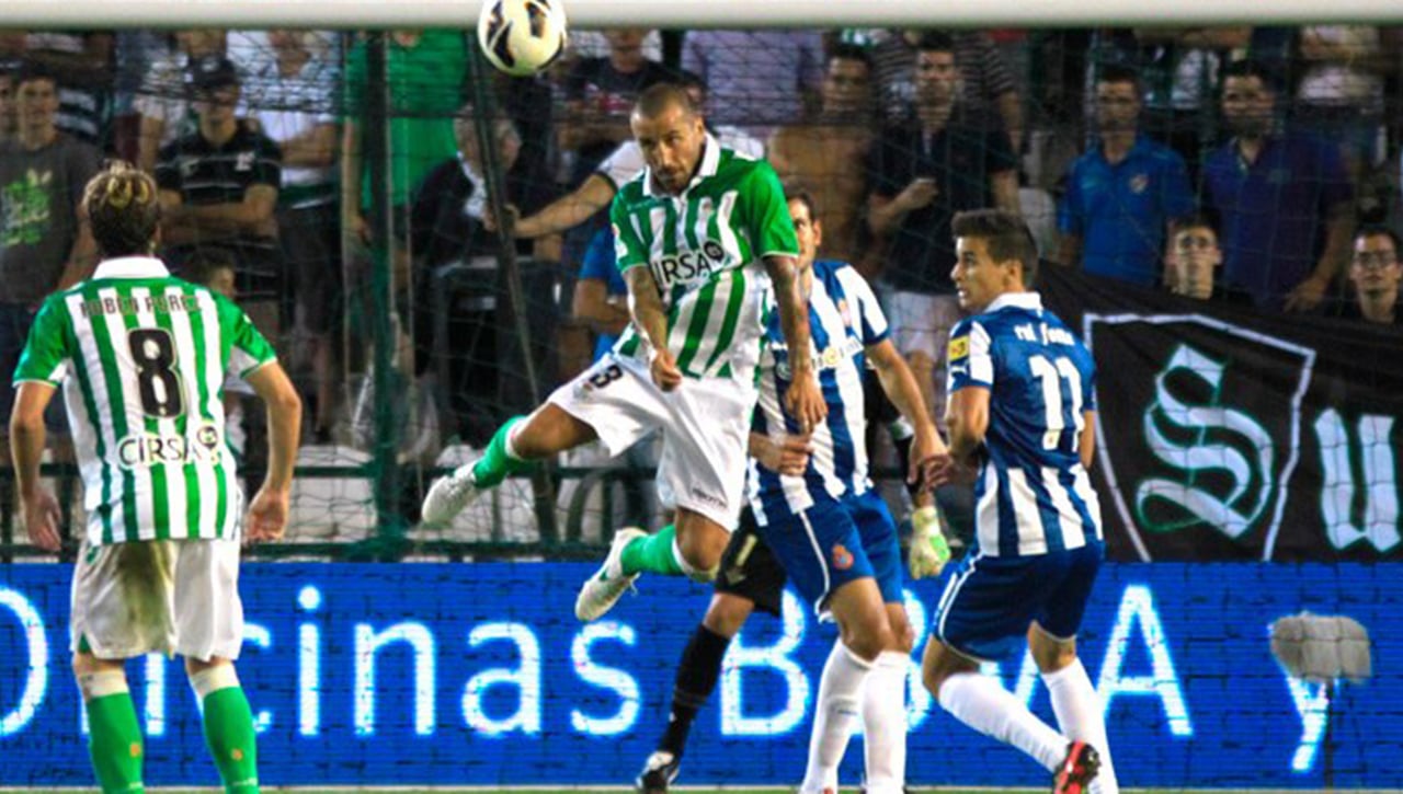 "Perdí un derbi en el Betis y no pude salir de casa"