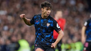 Tratan de convencer a Óliver Torres