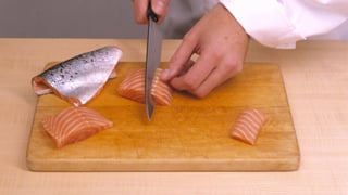Así puedes aprovechar la piel del salmón para ganar en salud