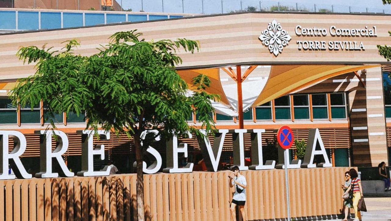 Horario de Supermercados y Centros comerciales abiertos en Sevilla el festivo 1 de Noviembre