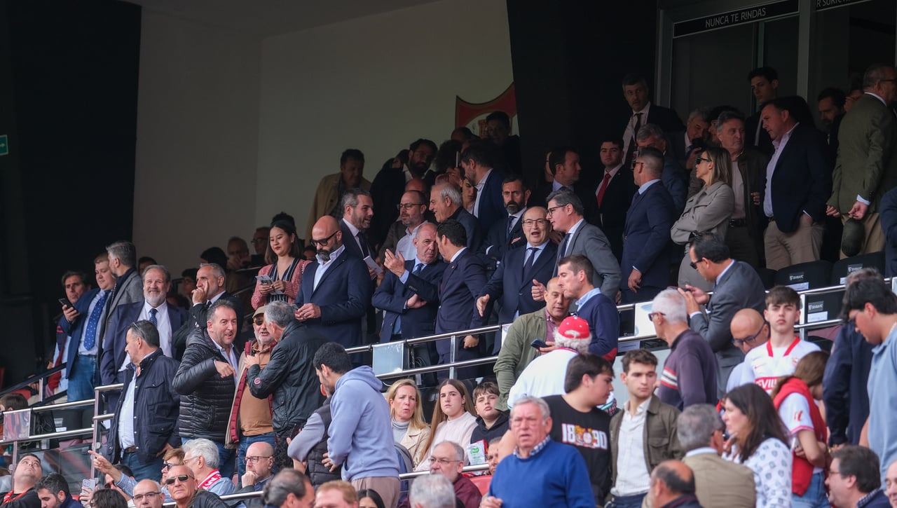 Dos detenidos y 13 identificados por el acoso a los dirigentes nervionenses