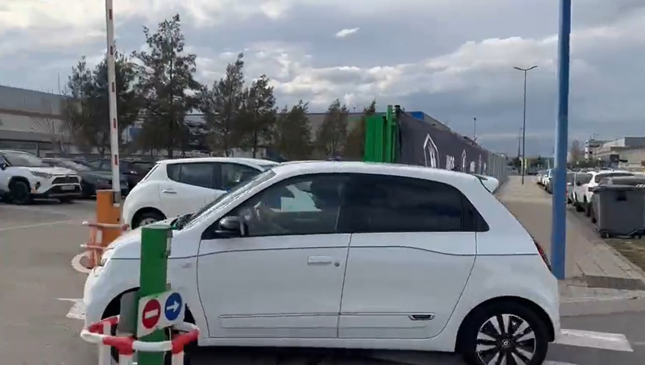 ¡Piqué lo vuelve a hacer! Así es el coche con el que ha ido a la Kings League