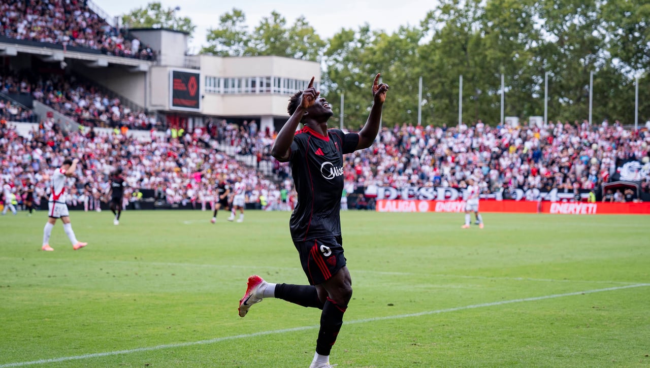 La ausencia de Akor Adams no preocupa a la afición del Sevilla