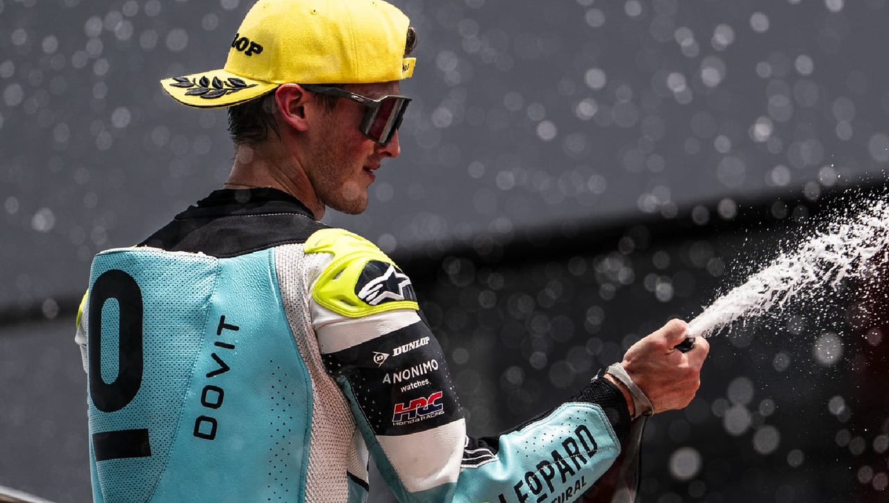 Jaume Masiá gana el Mundial de Moto3 y sigue los pasos de Pedro Acosta en Moto2