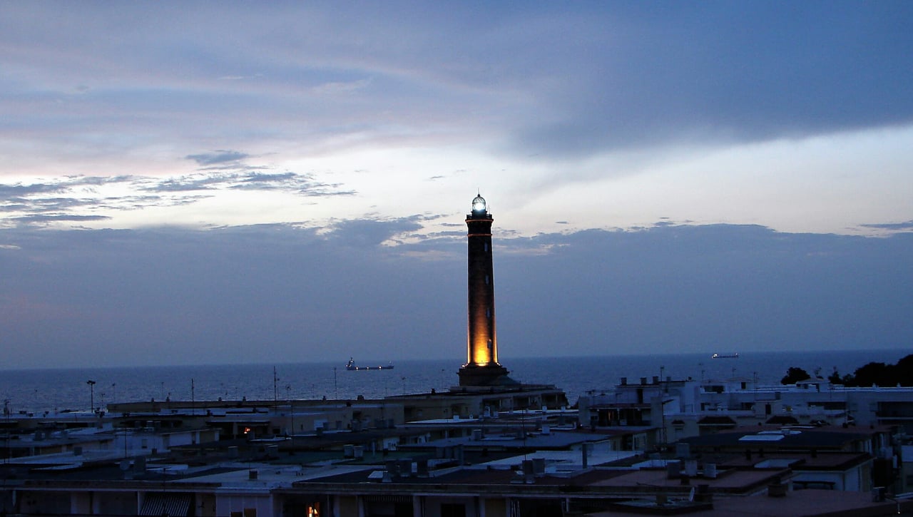 El pueblo con el faro más grande de España está a menos de hora y media de Sevilla