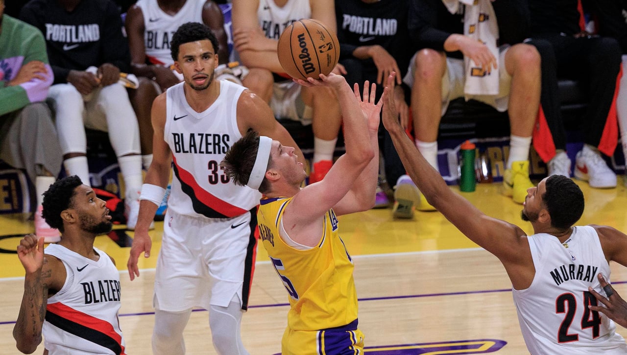 Los Lakers dicen adiós a otro titular