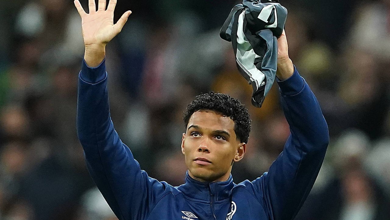 ¡Cambio de planes! Etienne Eto’o podría salir