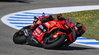 Bagnaia rompe el récord en Jerez con caídas de Viñales, Márquez y Pedrosa
