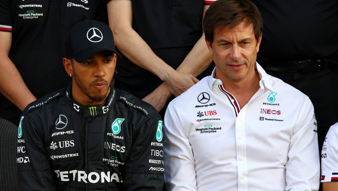 Toto Wolff no se corta y señala a Lewis Hamilton