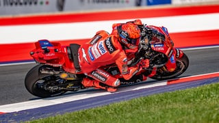 Pedro Acosta mete en un lío a Marc Márquez
