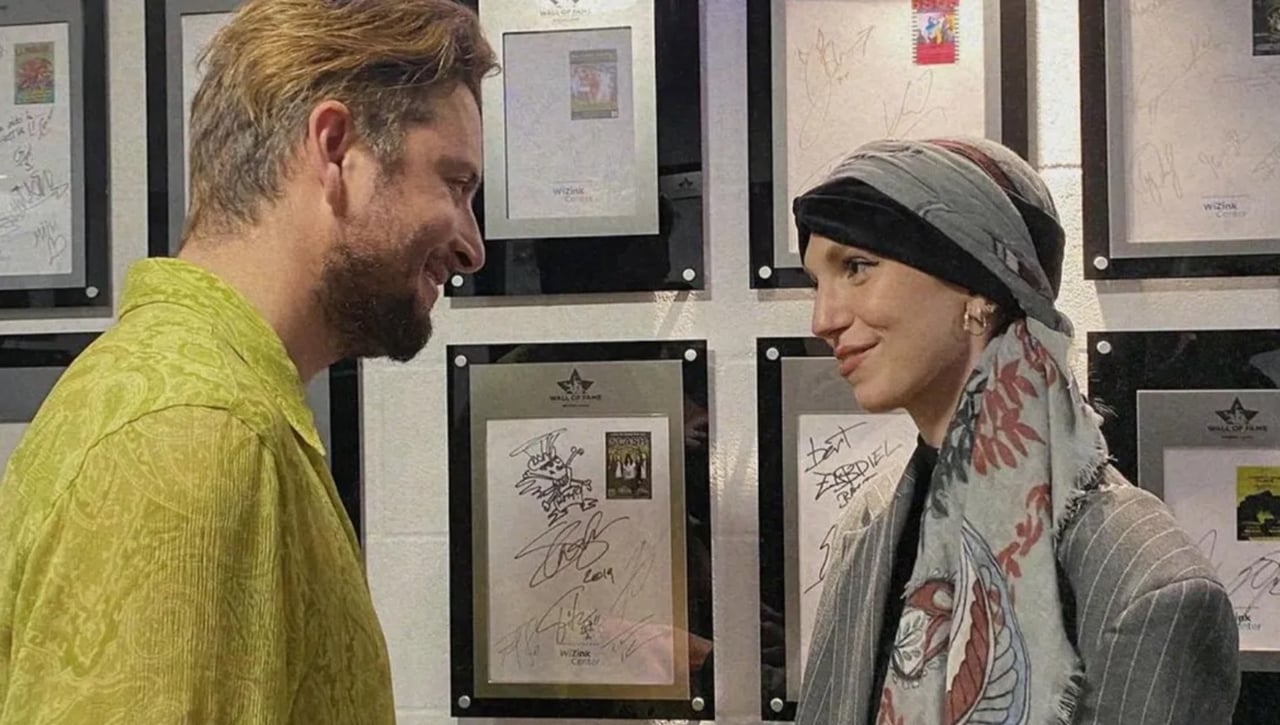 Manuel Carrasco vuelve a recordar a Elena Huelva con 'Libélula', la BSO del documental sobre la influencer