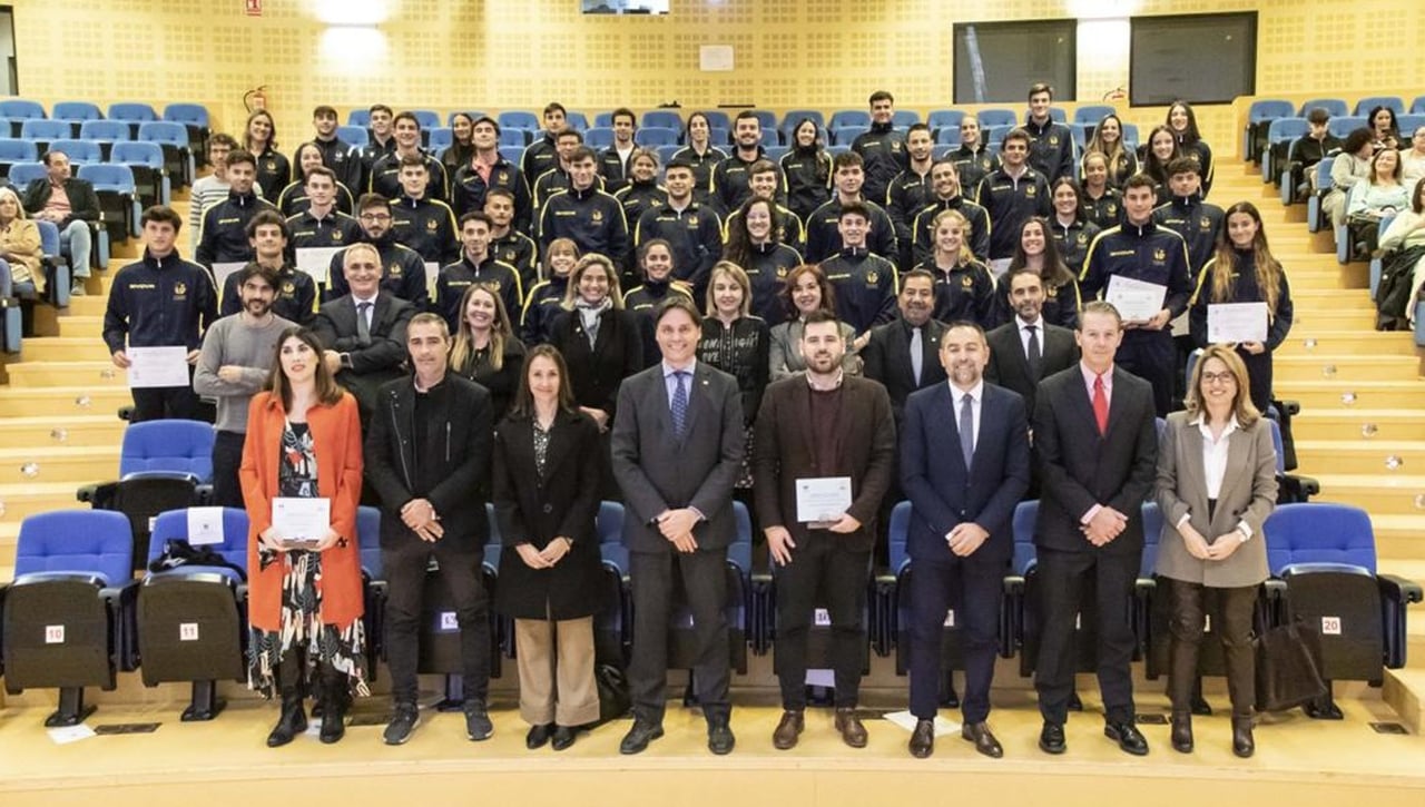 La UPO reconoce a sus deportistas y a Diputación en la II Gala de los Premios del Deporte 
