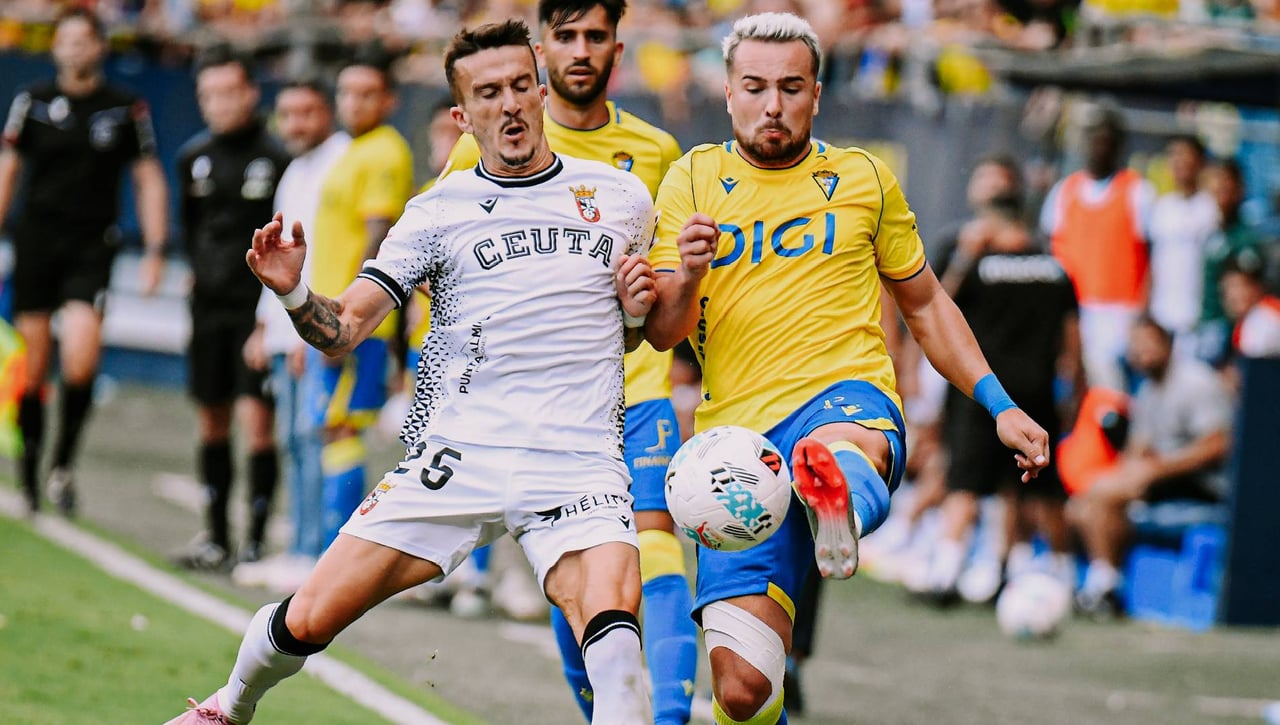 Así queda la clasificación de LaLiga Hypermotion, tras la victoria del Granada y la derrota del Sporting en la jornada 7 de Segunda división