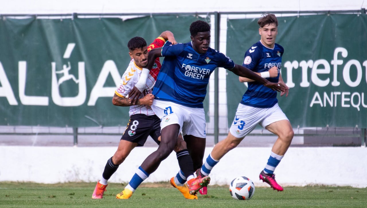 0-0: El Betis Deportivo firma su tranquilidad virtual en casa del líder