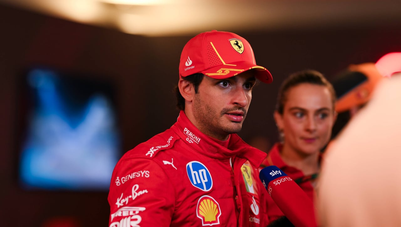 Briatore mete el dedo en la llaga de Carlos Sainz