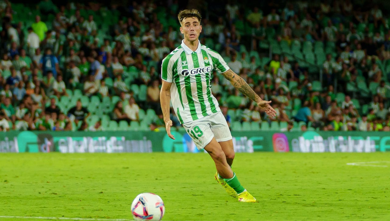 Iker Losada arroja luz sobre su posible salida del Betis