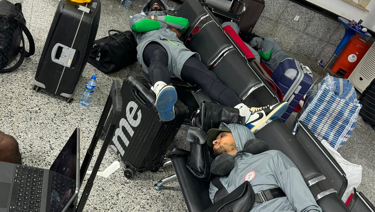 Drama de Iheanacho y Ejuke con Nigeria: retenidos "sin comida ni bebida"