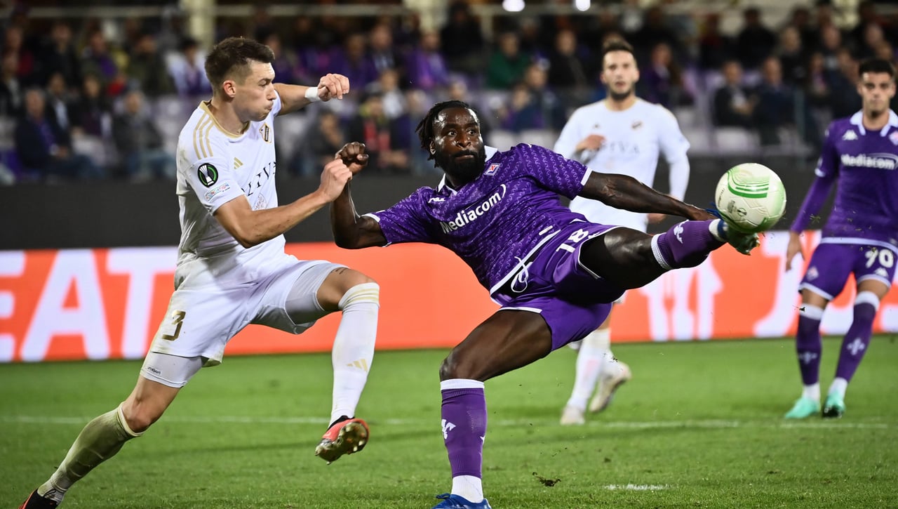 El Deportivo cierra el sustituto de Sergio Escudero