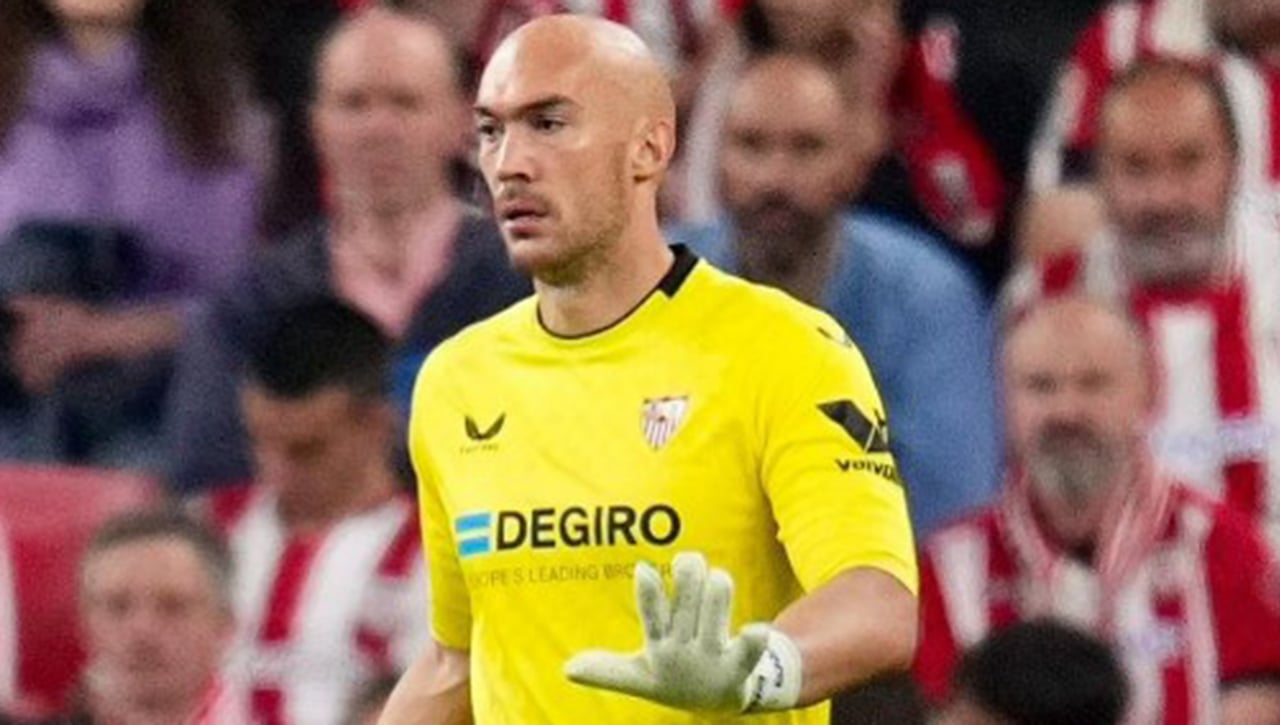 Dos salidas inminentes en el Sevilla 