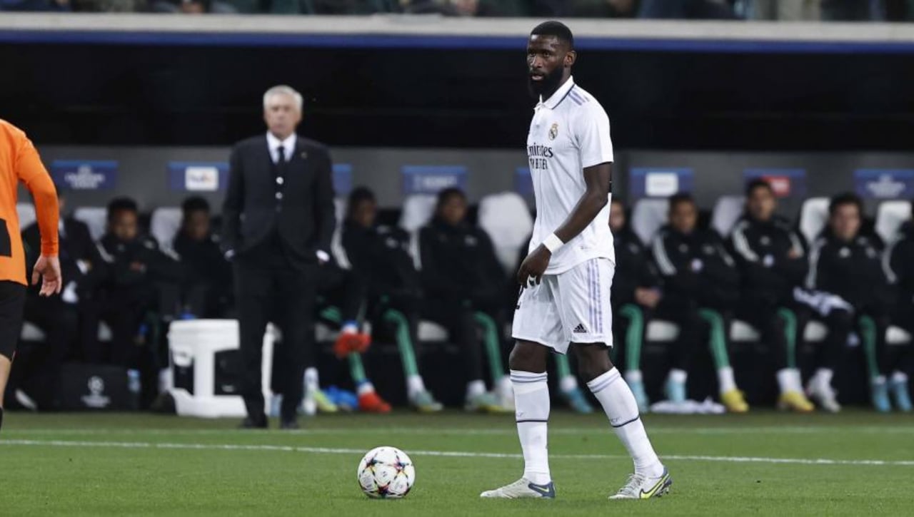 Ancelotti abre el debate y equipara las actuaciones 'pesimistas' de Nacho y Rüdiger