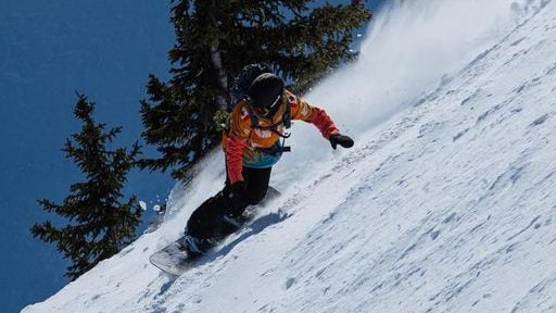 ¡Queda sepultada por un alud de 250 metros y consigue sobrevivir!