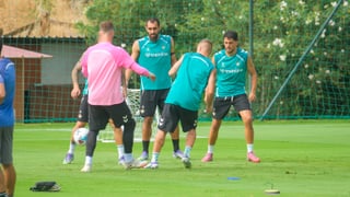 El Betis regresa al trabajo con más cicatrices que historias y los ojos puestos en Borja Iglesias