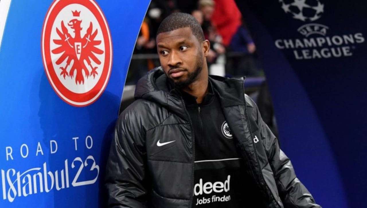 Giro con el central en el Betis y la contestación de Sokratis