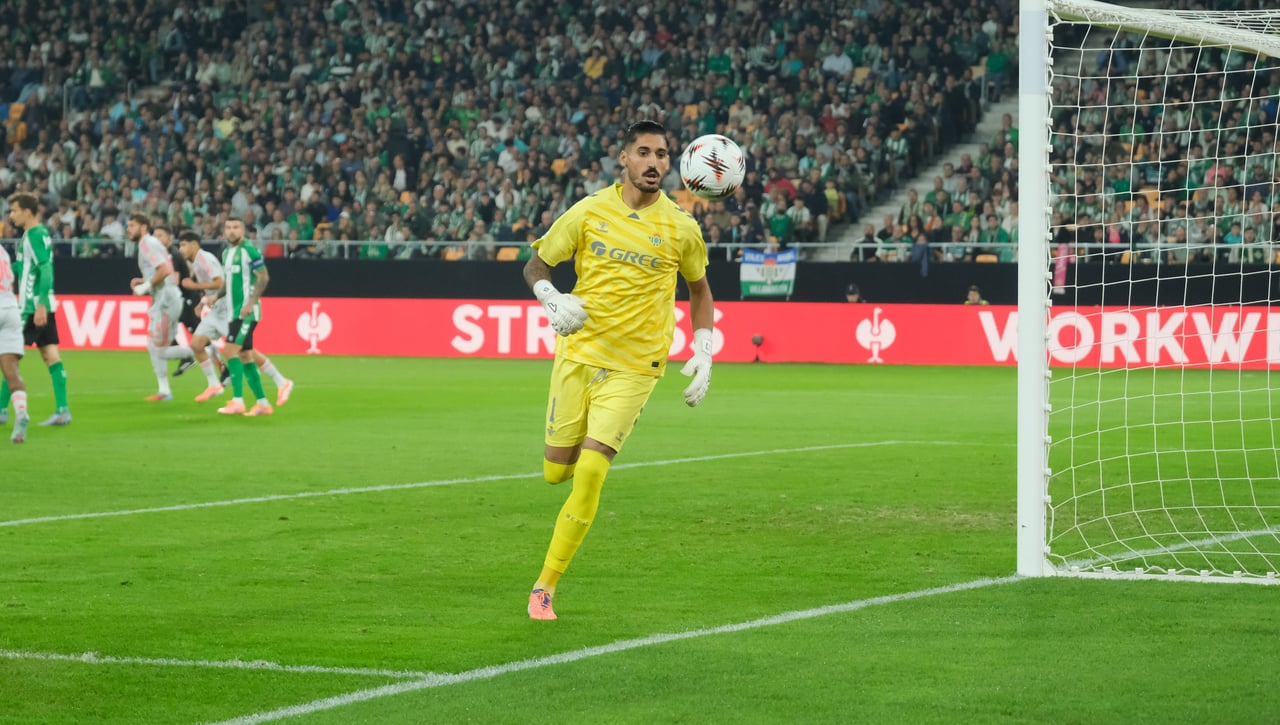 Álvaro Valles le quita el disgusto al Betis: camino de batir la mejor racha del siglo XXI   