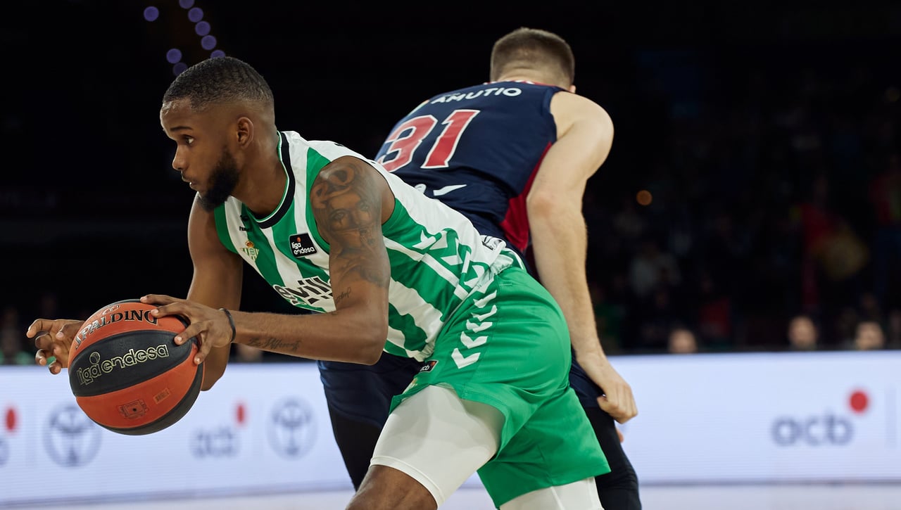 71-83: El Baskonia conquista San Pablo con un bombardeo de triples