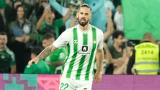 Isco critica el criterio arbitral: el de Badé y el de Valencia