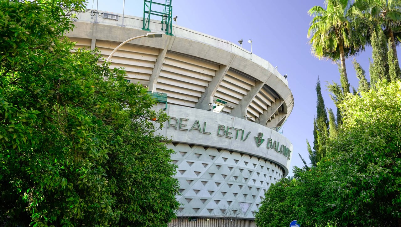 Las obras del Benito Villamarín provocan incertidumbre en los negocios de Heliópolis