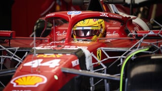 Mercedes le deja un recado a Hamilton en su estreno con Ferrari