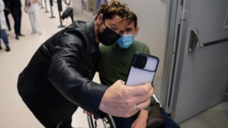 David Bisbal tiene un precioso gesto con el hospital donde estuvo su hermano por una lesión medular