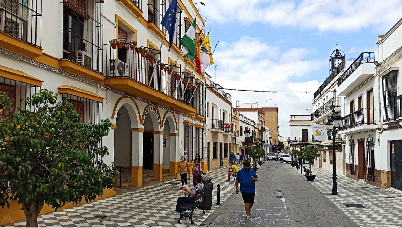 Denuncian a la consejera de Salud y a altos cargos del SAS por permitir una "exposición prolongada a agentes químicos"