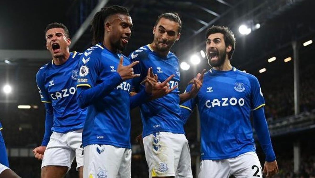 Ex del Barça y Valencia sobre la mesa del Sevilla