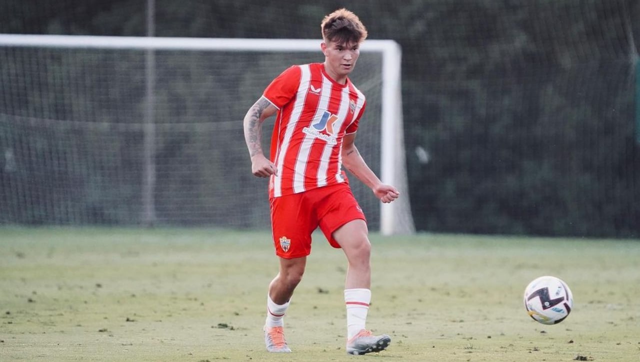 Tras su fichaje, el Almería lo cede para ganar experiencia