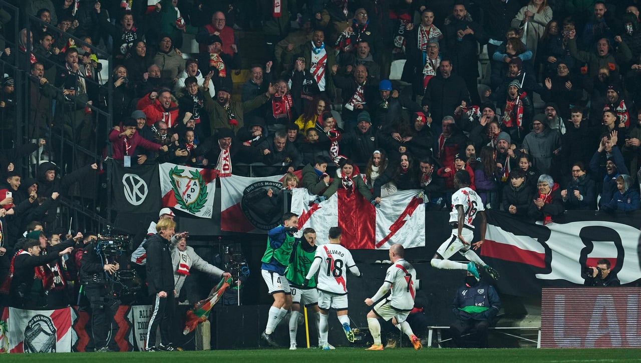 Escudo del Rayo Vallecano: historia, significado, heráldica y evolución del emblema Rayista