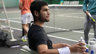 Primeros problemas de Carlos Alcaraz en Doha