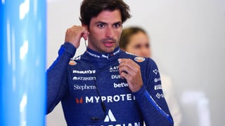 Sainz se rinde a Verstappen