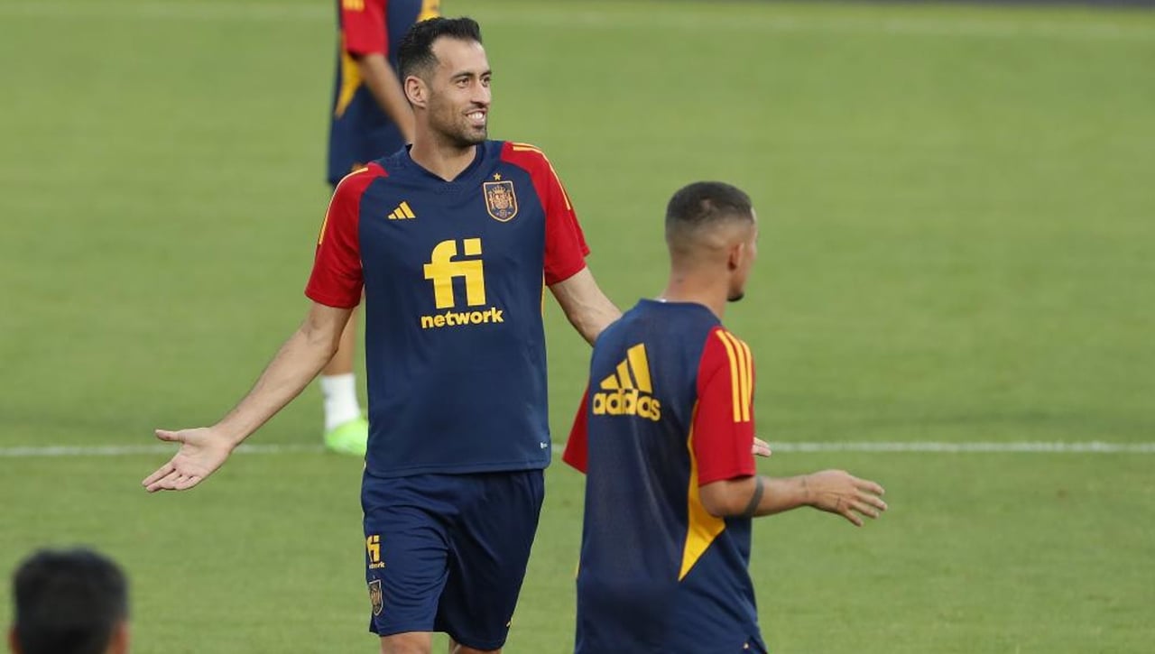 Busquets se atreve con un zasca a Laporta en defensa de España... y Luis Enrique