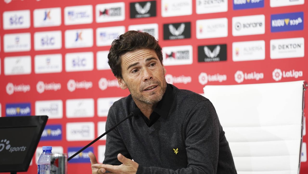 Rubí y su "no quiero que me mareen" con la propuesta de renovación del Almería