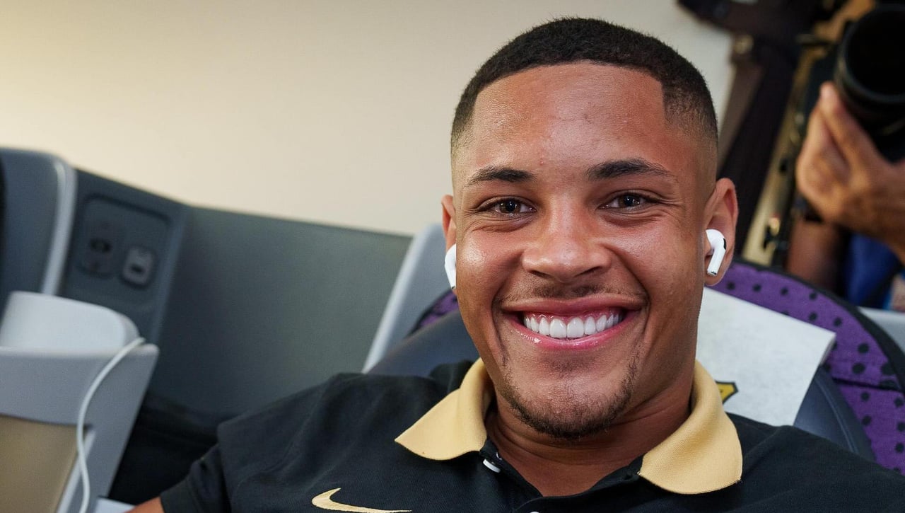 La última hora sobre Vitor Roque: la exigencia de inscripción y los plazos para la 'fumata'