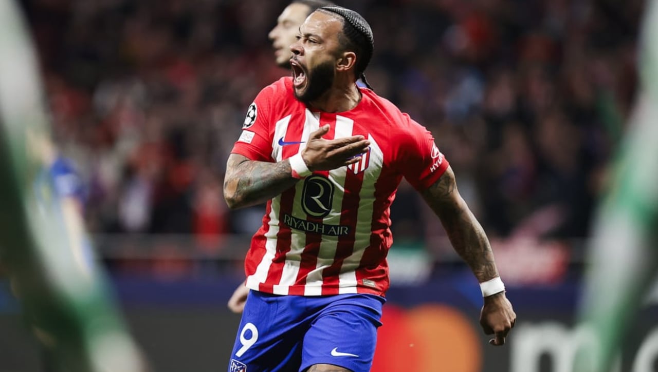 Memphis Depay espera al Sevilla