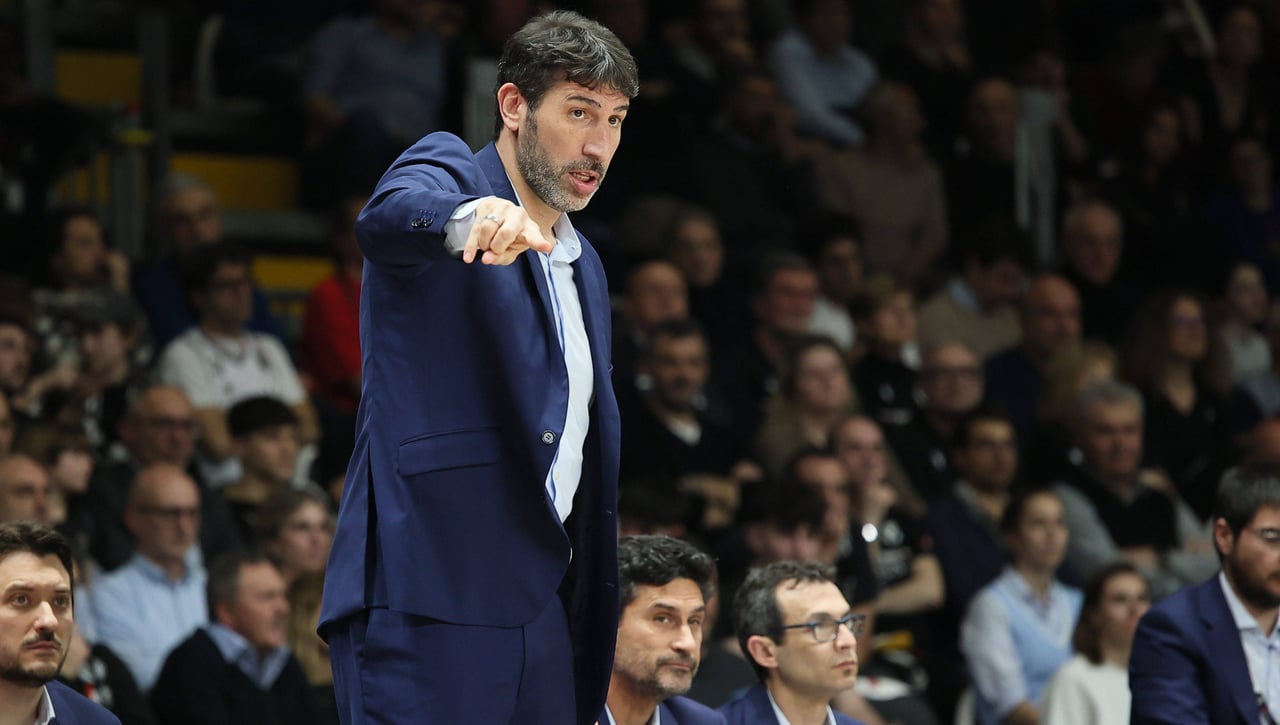 Álex Mumbrú coge las riendas del campeón del mundo