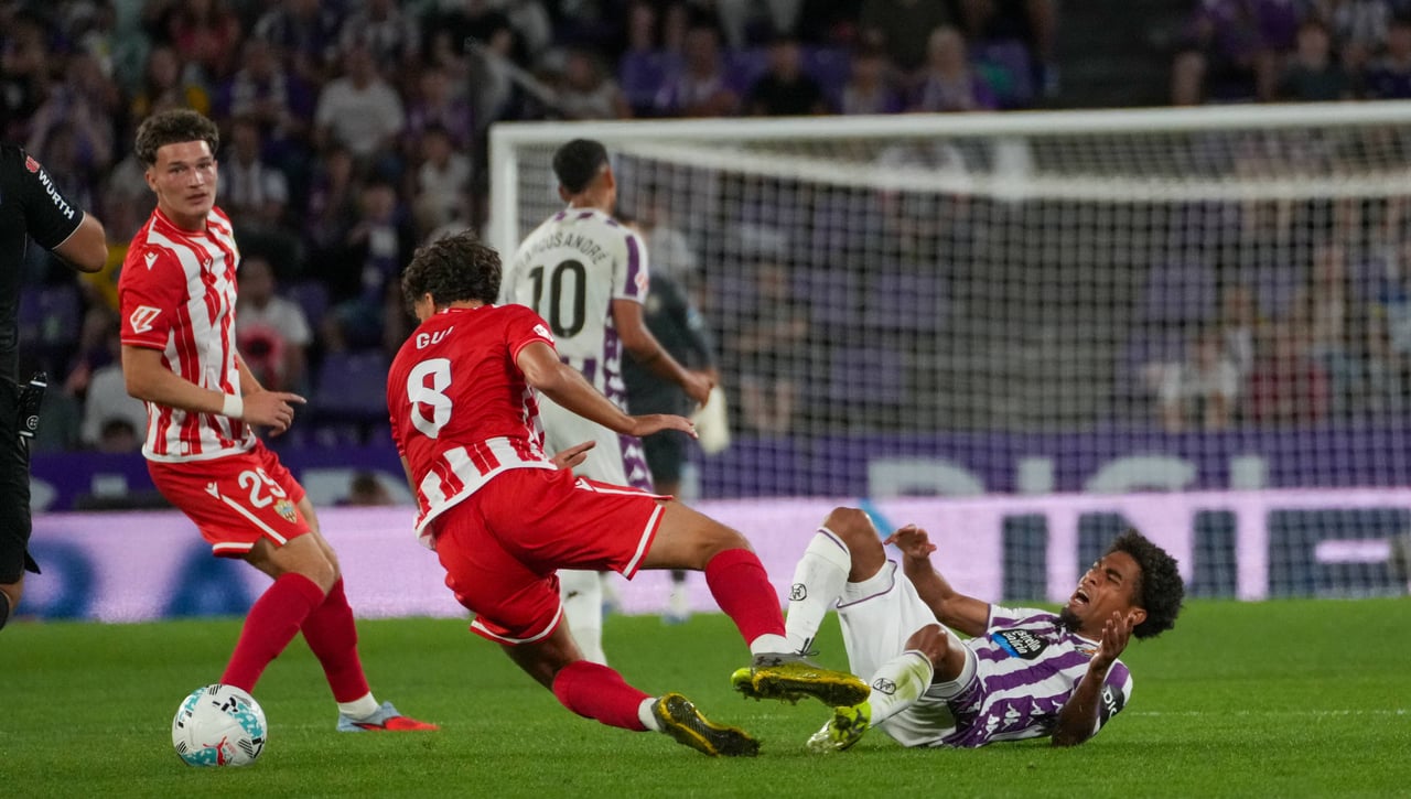 El Almería se muestra indiganado con las decisiones del CTA del encuentro contra el Valladolid