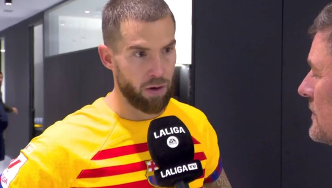 El papelito de Xavi en el Real Sociedad-Barcelona y la reacción de Iñigo Martínez que nadie esperaba