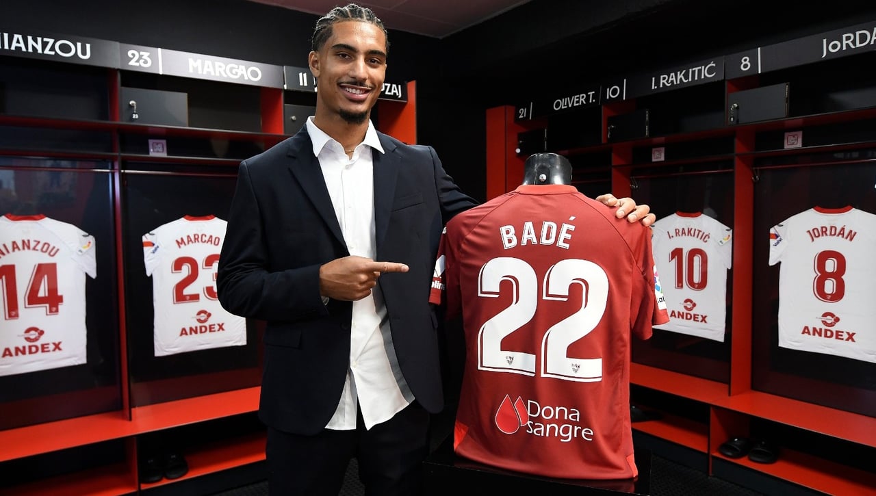 Loïc Badé flipa con el sevillismo: "Es la primera vez que veo esto"