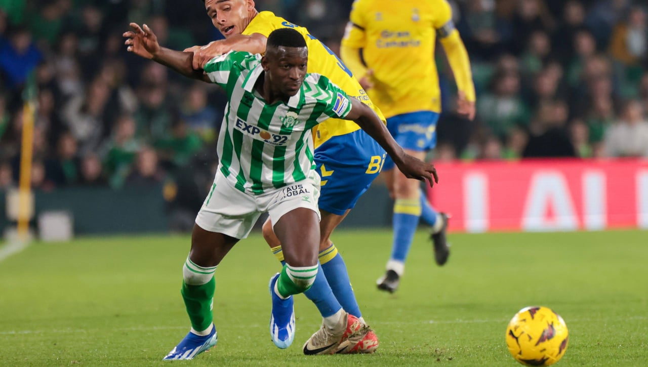 Aprietan por Luiz Henrique y la postura del Betis